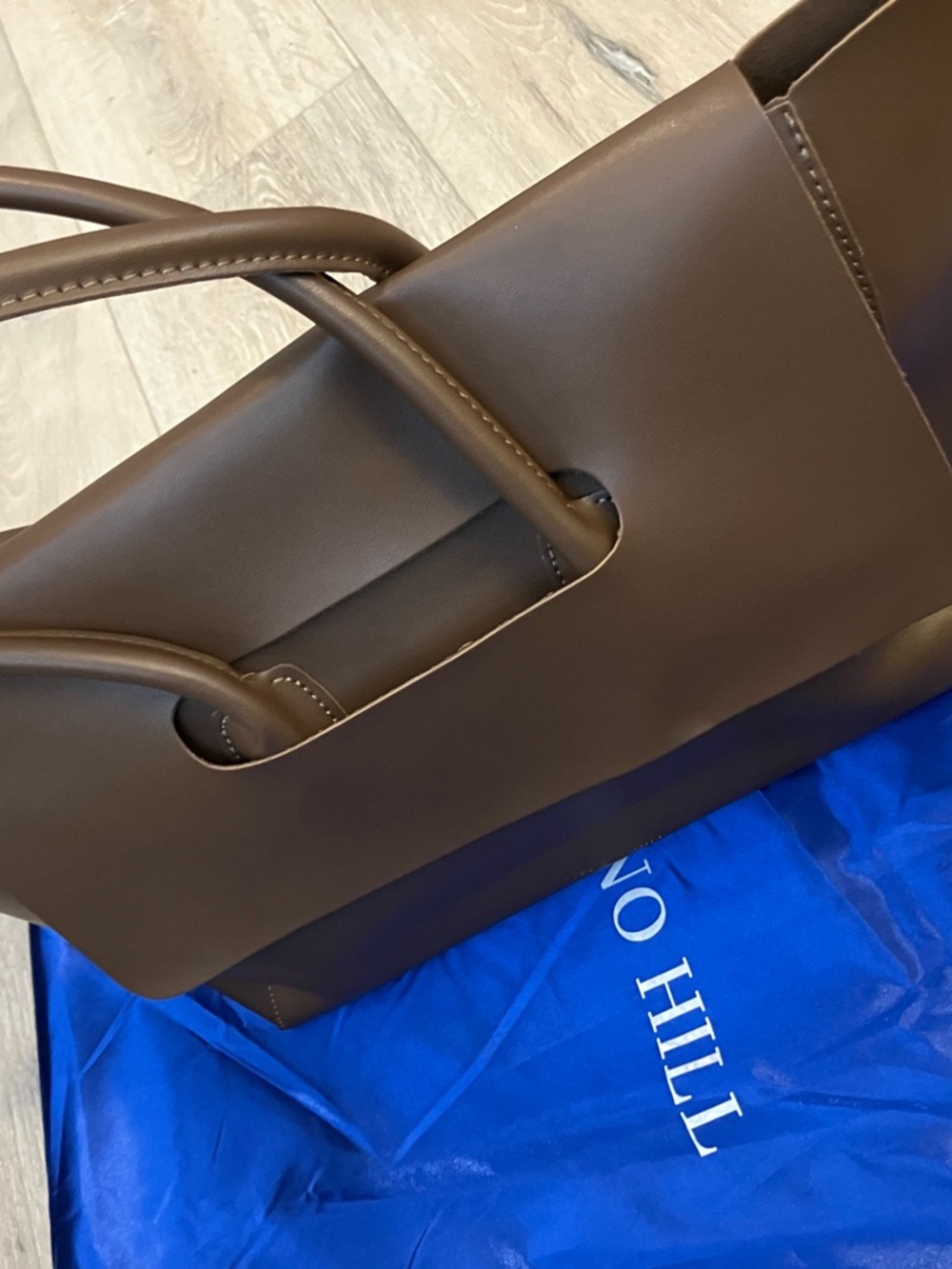 Sleek Brown Leather Tote - Minimal Everyday Carry